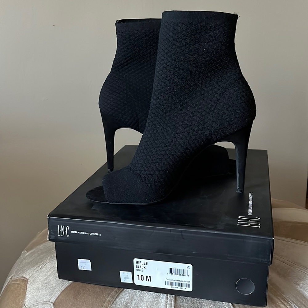 INC RIELEE BLACK 🖤FABRIC BOOTIES Sz 10 - Picture 5 of 8